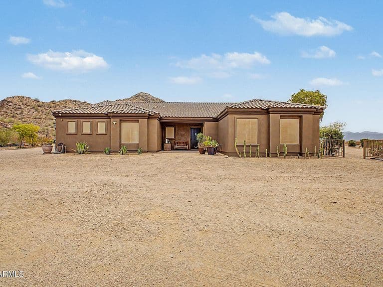 47028 W BUTTE Road photo 4