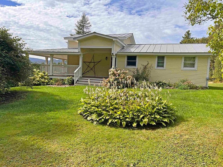 121 Fisher Road photo 3