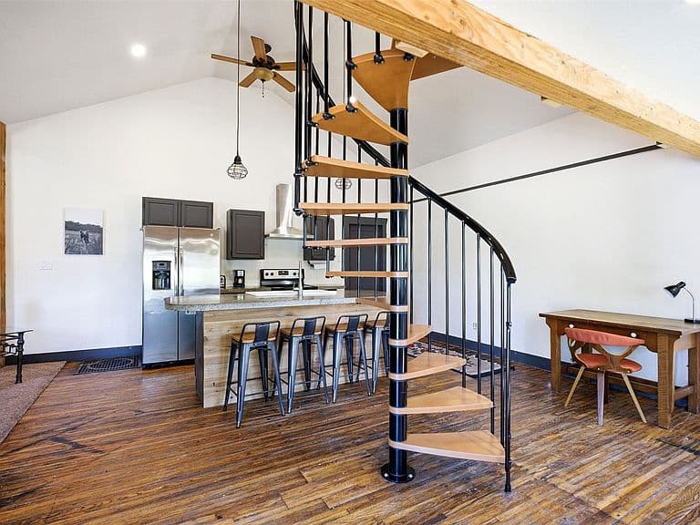 1016 Worden Ave #1/2 photo 2