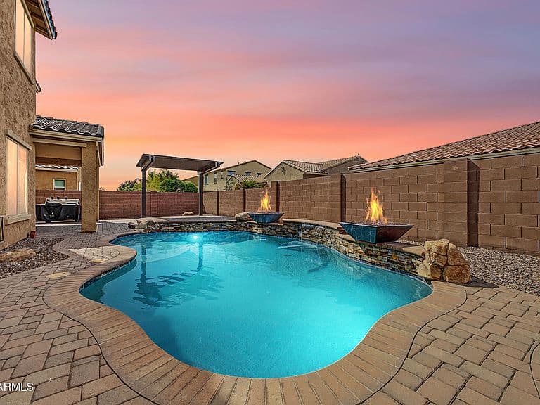 2664 E HAZELTINE Way photo 1
