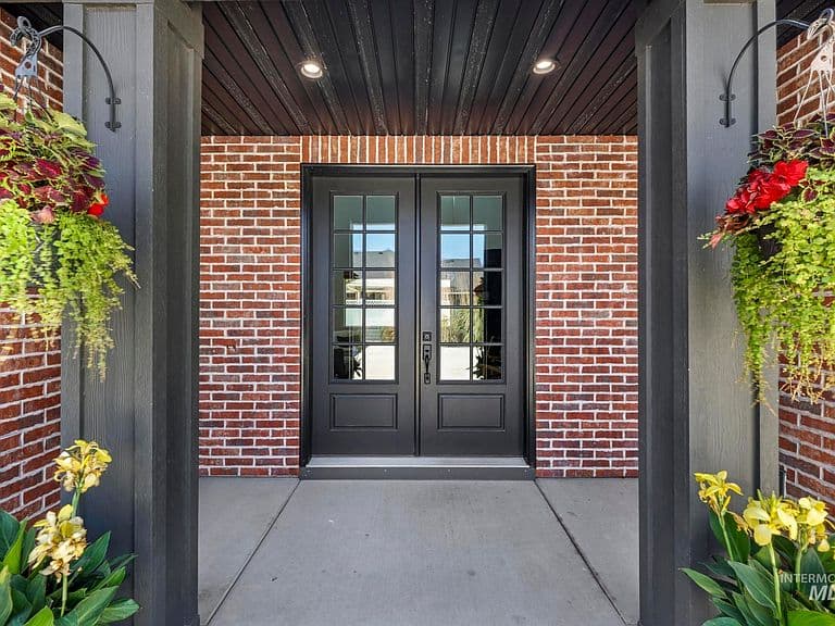 1470 Pillar Cir photo 2