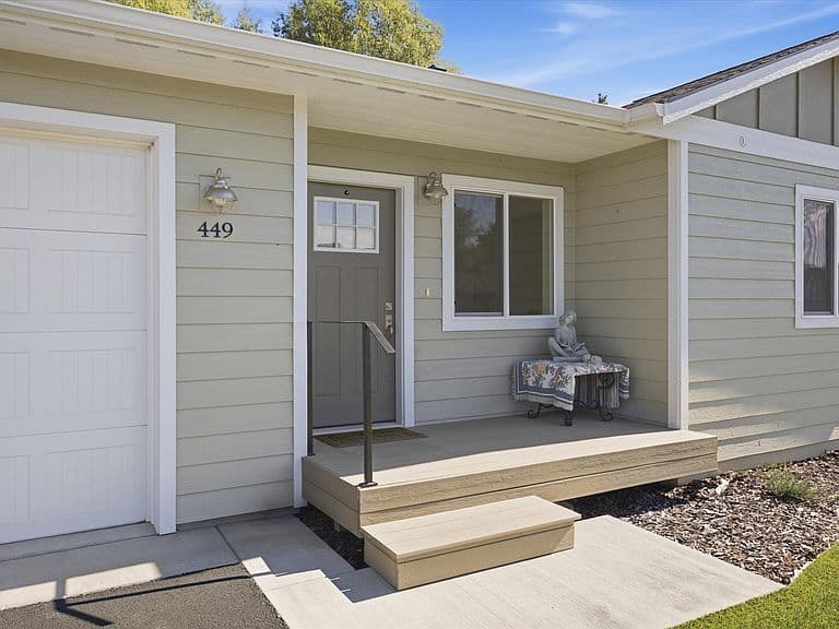 449 Kendal Loop photo 4