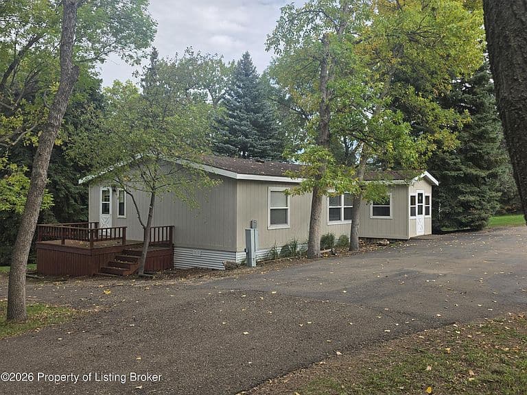 216 Lakeview Dr photo 2
