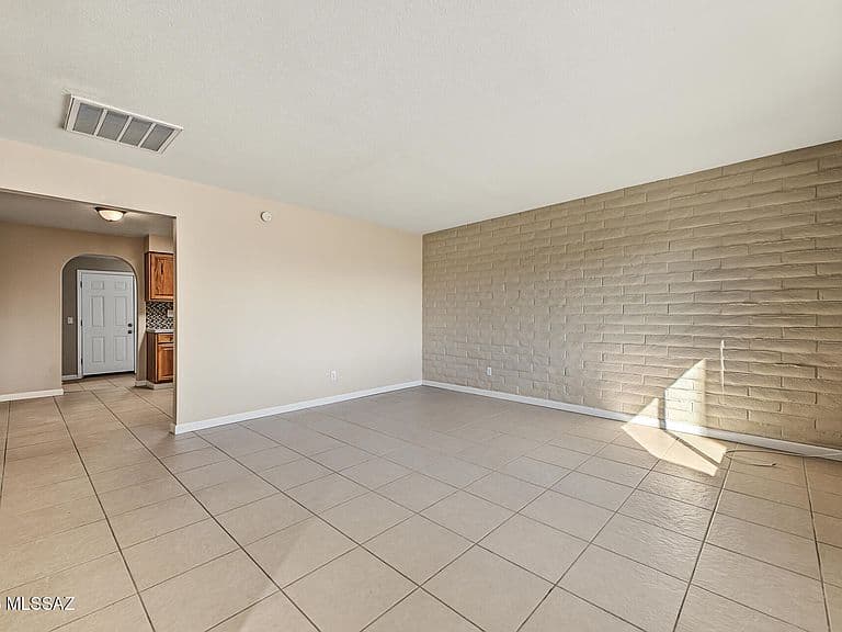 6755 E Hawk Dr photo 4