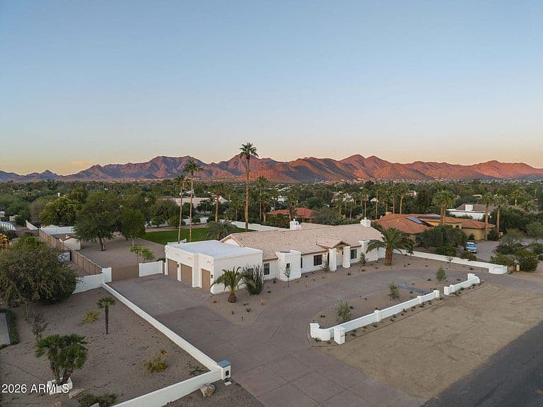 10290 E DESERT COVE Avenue photo 2