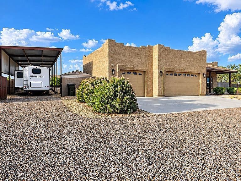 20324 W Melanie Dr photo 2