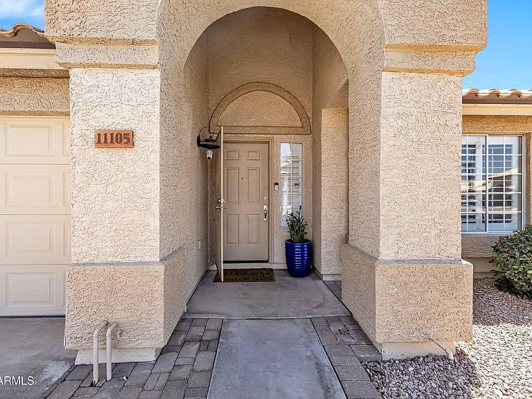 11105 E POINSETTIA Drive photo 4