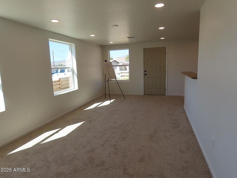 835 W Spray Street photo 2