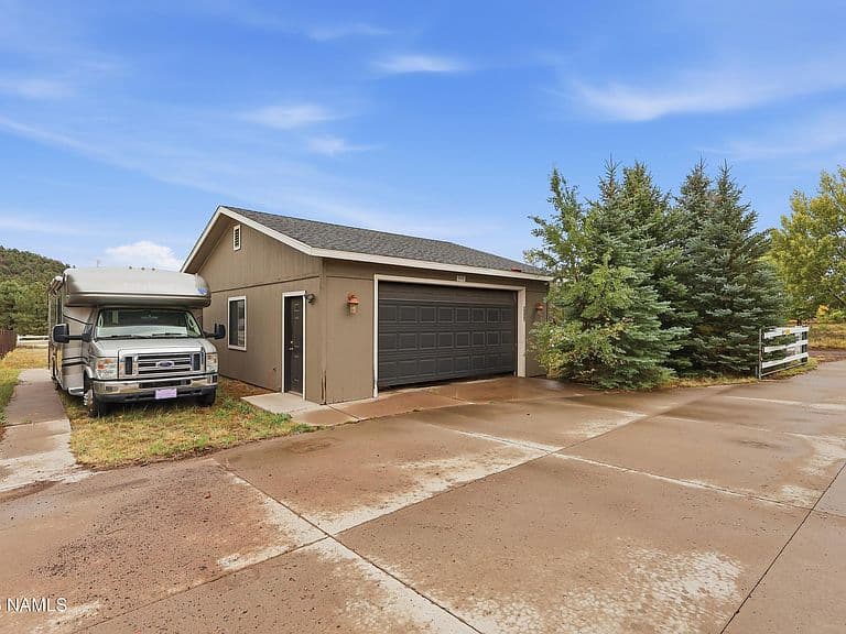 6055 E Treadway Trl photo 5