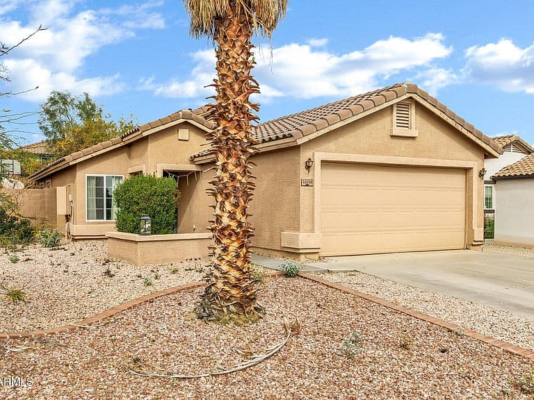 22258 W Twilight Trl photo 2