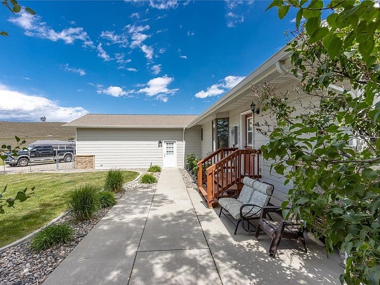 1301 Whispering Pines Dr photo 2