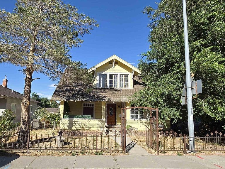 428 2nd Ave N photo 1