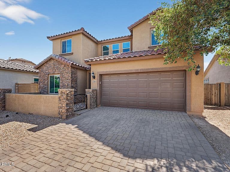 17865 W SHERMAN Street photo 1