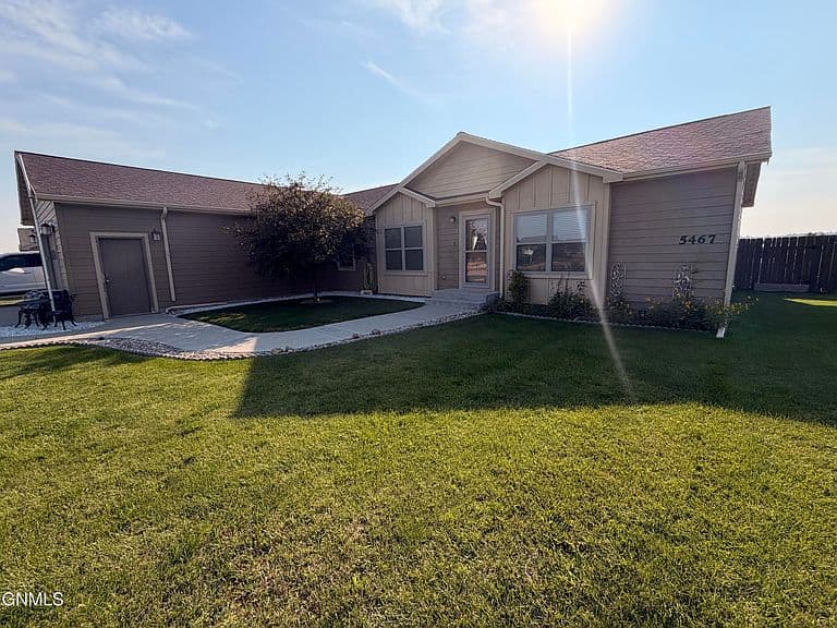 5467 Nicholas Ave photo 3