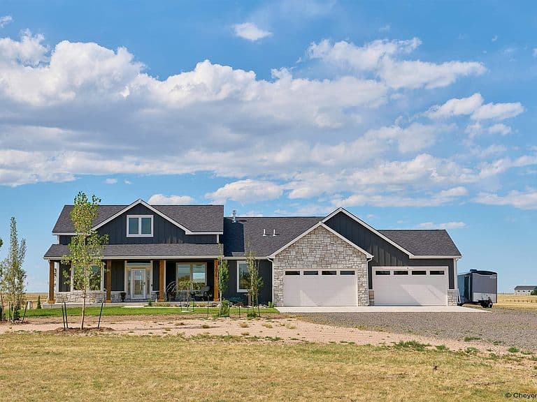 3010 Crazy Horse Rd photo 1