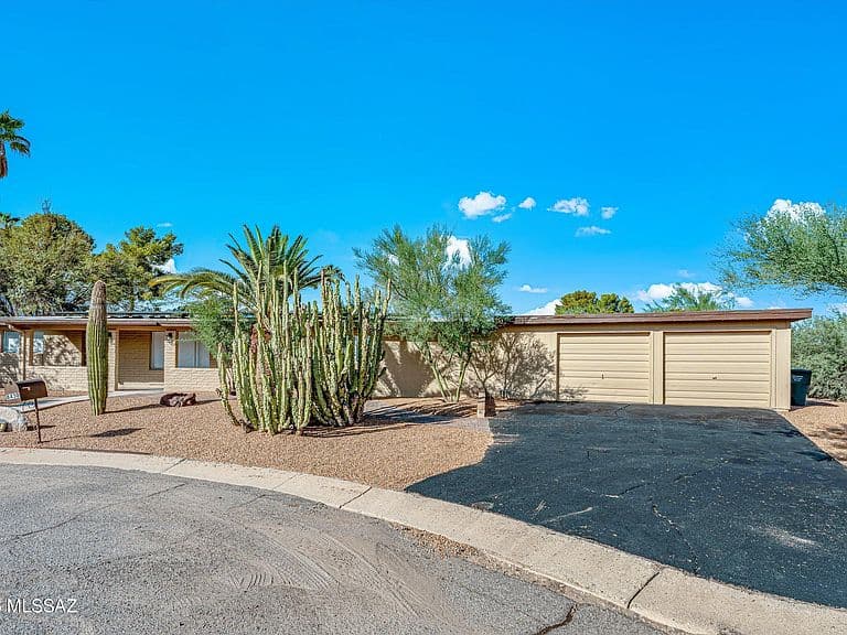 8430 E Albion Pl photo 3