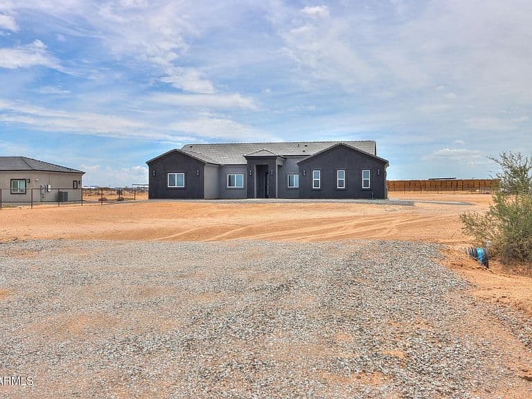 43501 W Carefree Place photo 2