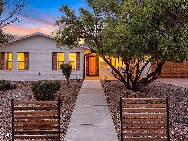 3008 OAK HILL Street photo 1