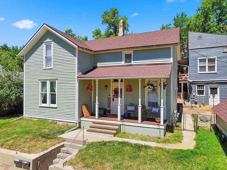 324 White St photo 1