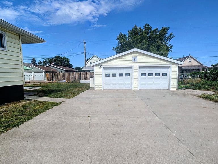 107 1st Ave SW photo 3