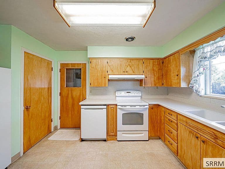 3050 E Iona Rd photo 4