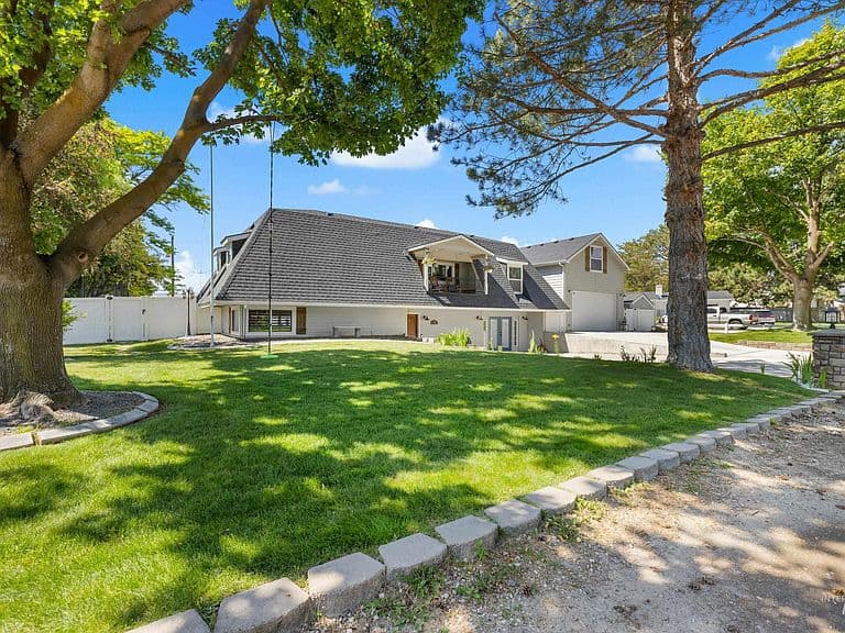 203 Melba Dr photo 3