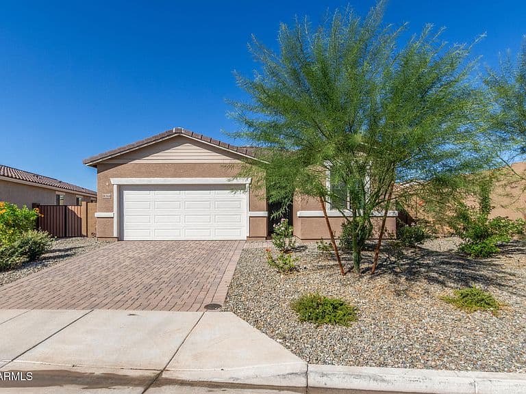 18368 E CAMILA Drive photo 2