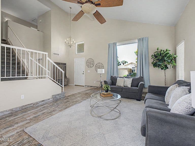 1141 W ORIOLE Way photo 1