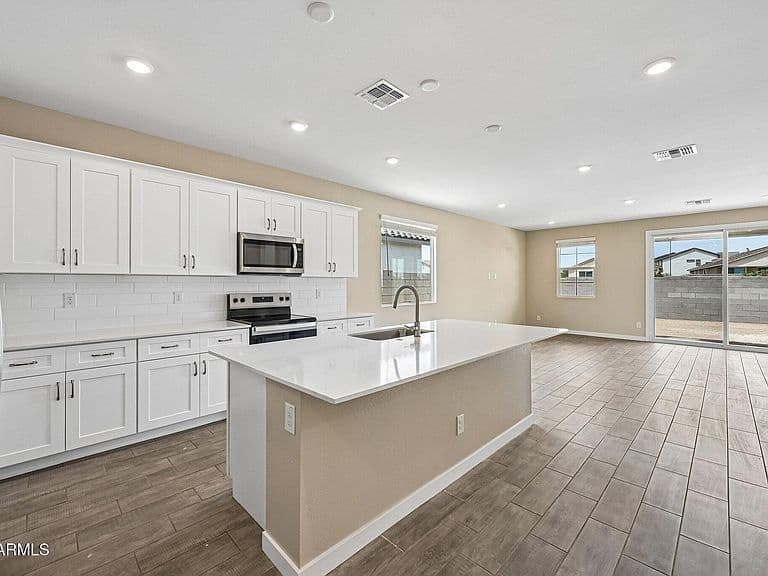 24170 W ATLANTIS Way photo 2