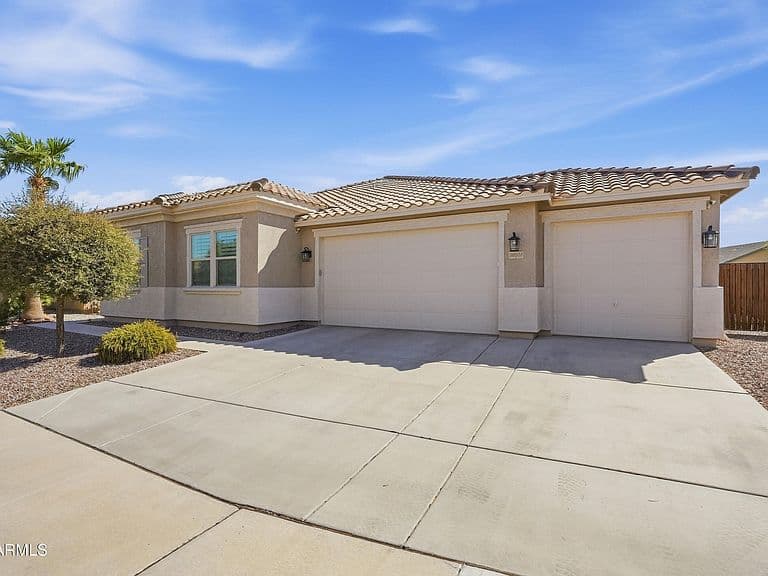 20503 N MADELINE Street photo 3