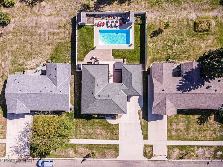 1230 Central Ave N photo 5