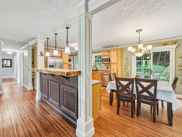 1190 Huntington Road photo 4