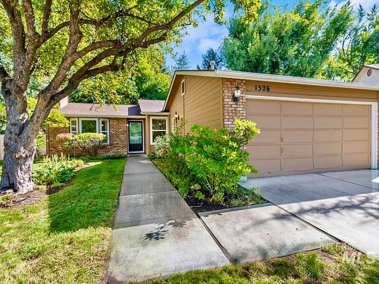 1526 E Symphony Ct photo 1