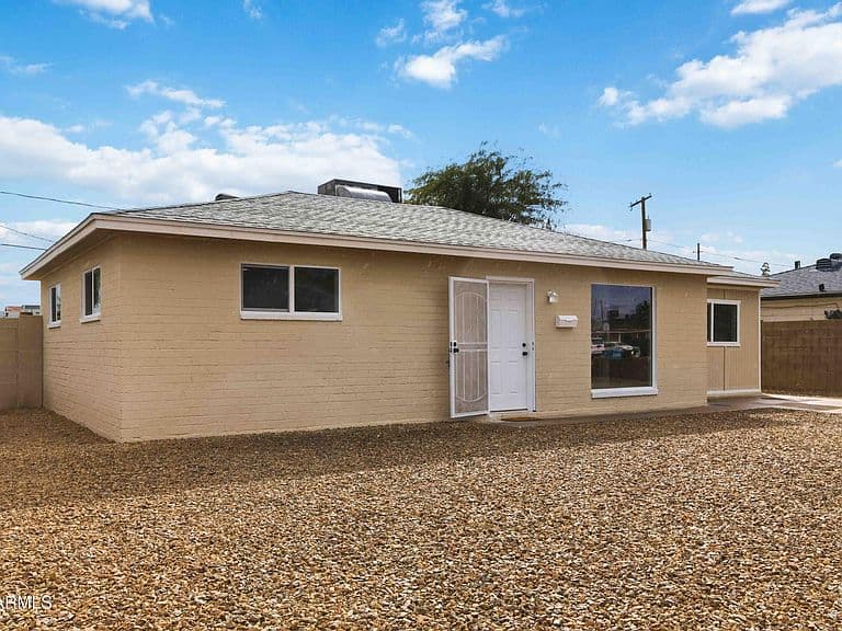 3001 W Loma Ln photo 5