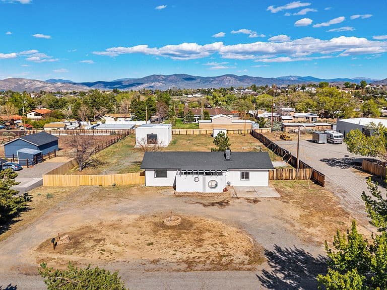 3587 Arcadia Dr photo 3