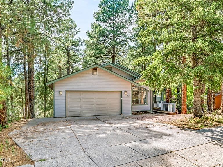 1395 W UNIVERSITY HEIGHTS Drive photo 1
