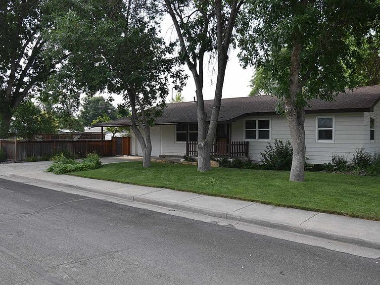650 Avenue K photo 2