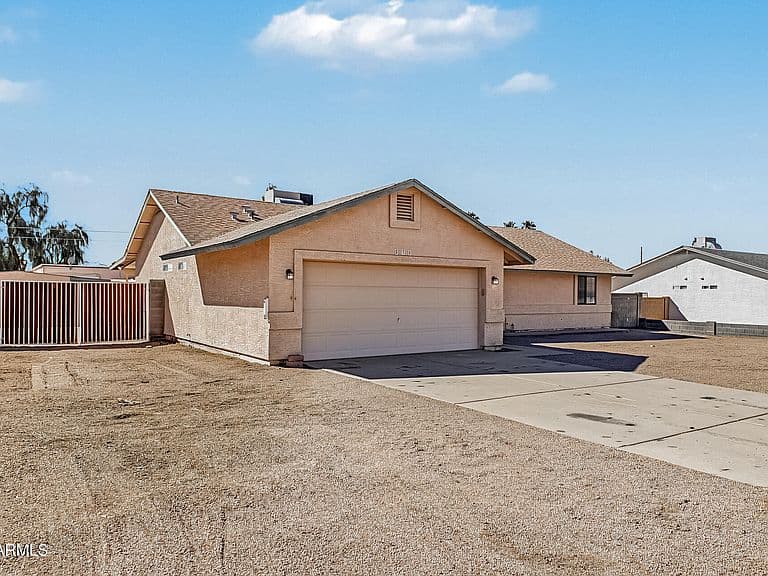 531 E MESQUITE Avenue photo 3