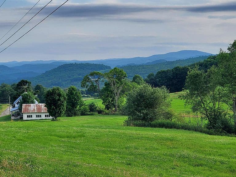 128 Valley View Road photo 3