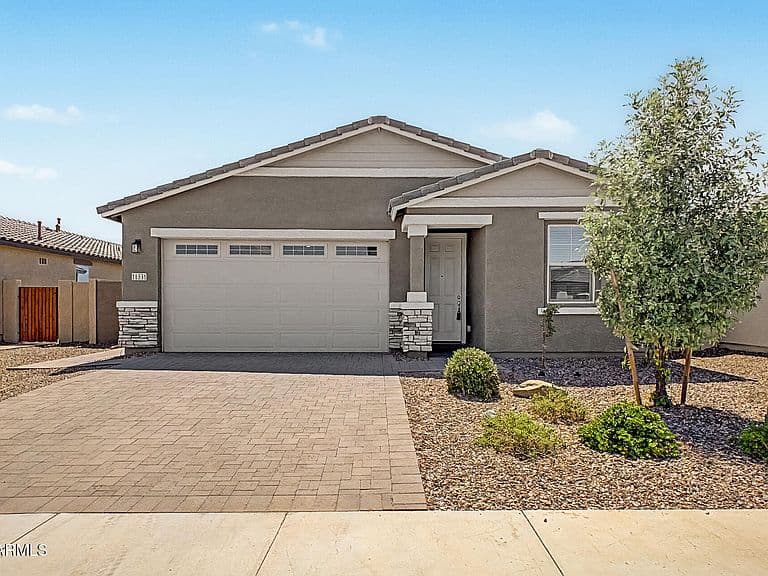 11531 E ULYSSES Avenue photo 2