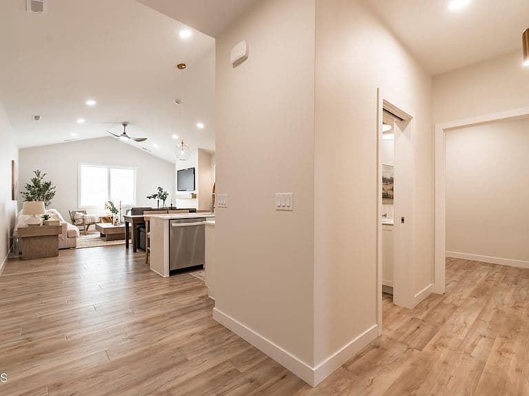 5116 Durango Dr photo 3