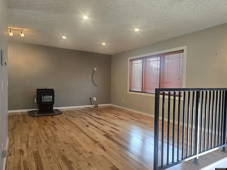 921 Sussex photo 2