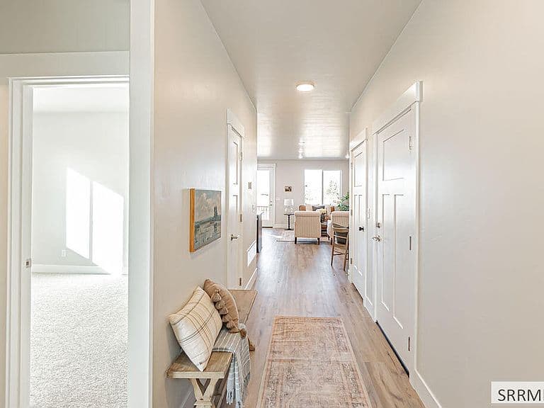 6455 Ender Ln photo 4