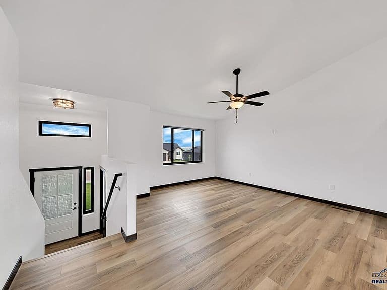 3011 Rombauer Dr photo 5