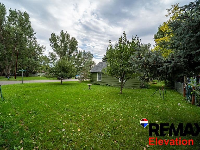 719 Montana Ave photo 4