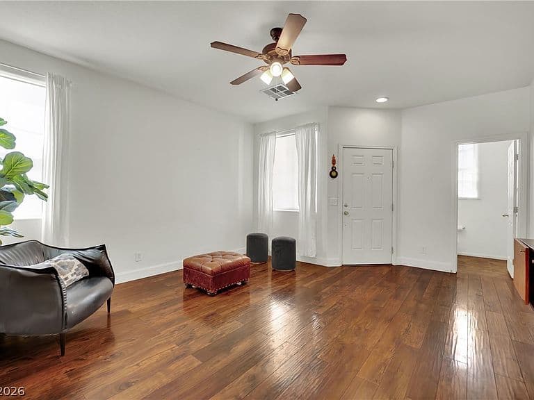 1178 Village Crossing Ln photo 4