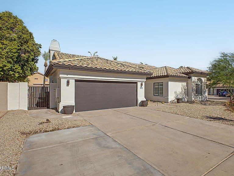 13253 S 35TH Court photo 3