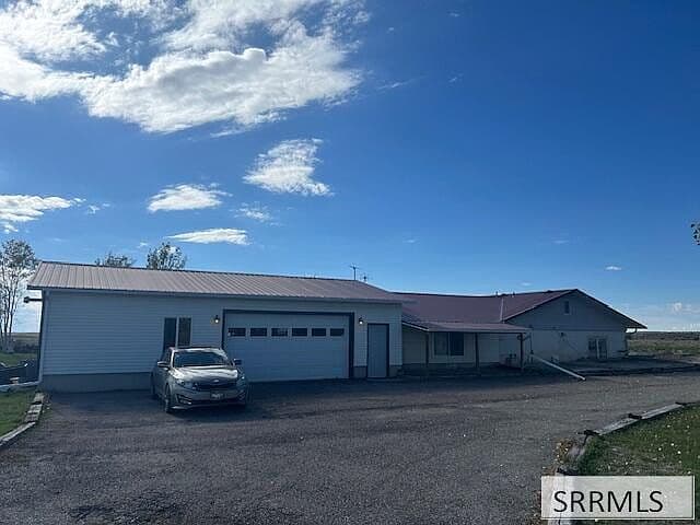 1493 W Highway 26 photo 2