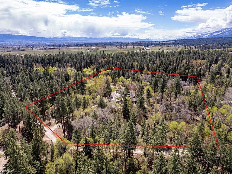 565 Chickadee Ln photo 3