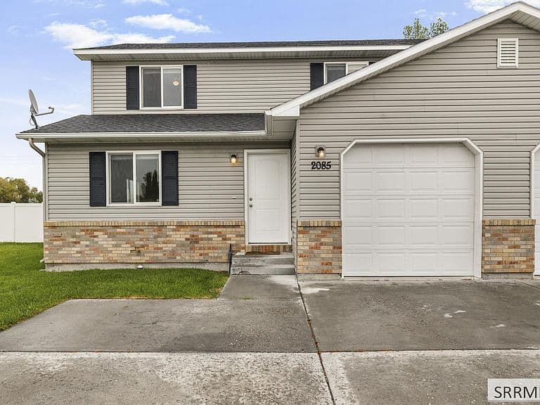 2085 Cassidy Dr photo 2